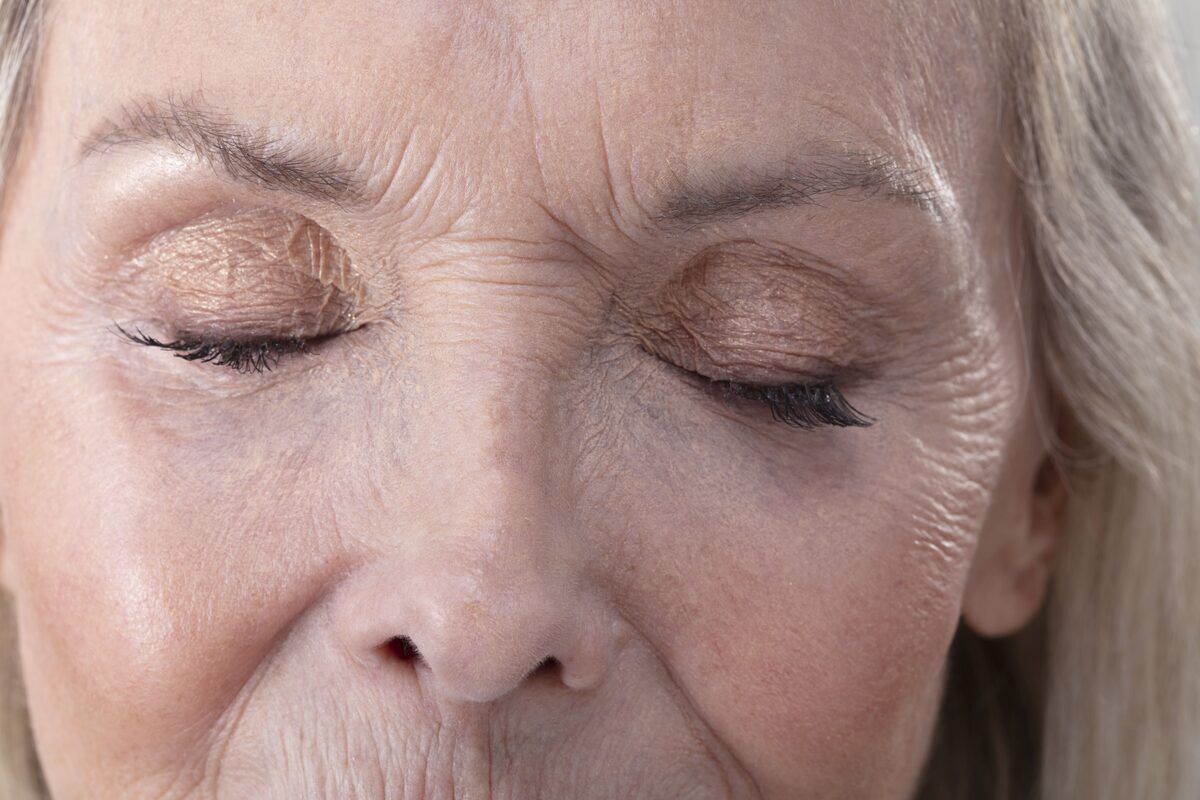 Hollywood Peel — Carbon Peel
